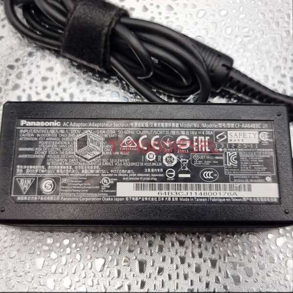 Cargador-Panasonic-Original-16-Volts-4-06-Ampers